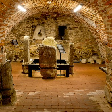 Historie vytesaná do kamene