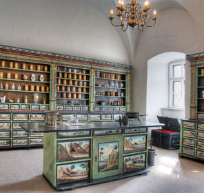 Lékárna "U Panny Marie Pomocné"